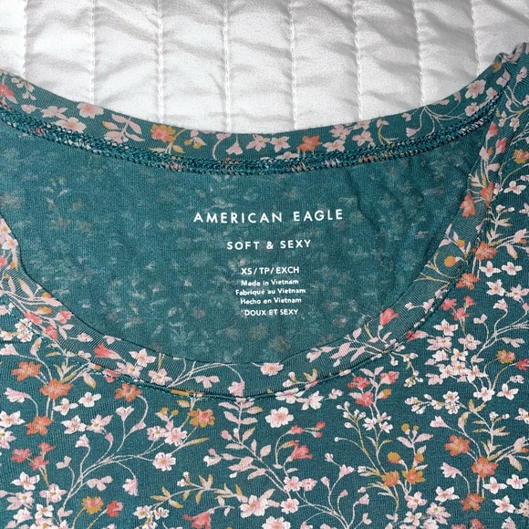 American Eagle Women’s Tank Size Small - Picture 2 of 2